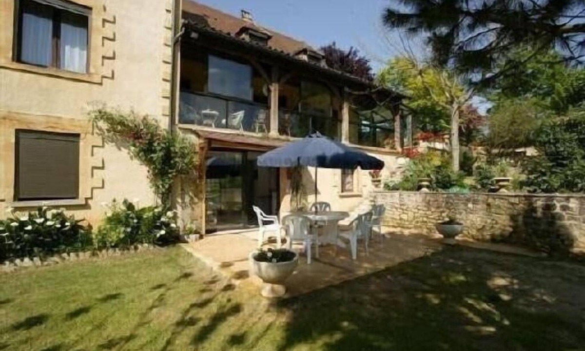 Sarlat-la-Caneda Apartamento | 5 minutes from Sarlat. Country apartment for 4 to 5 people