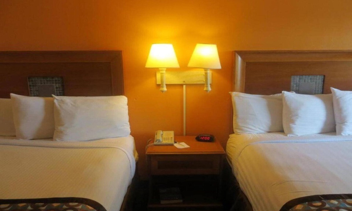 North Loop Hotel | Americas Best Value Inn Austin University