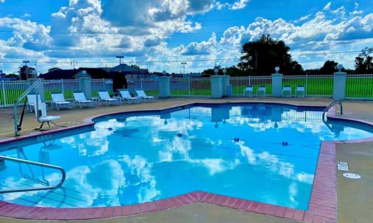 Union City Hotel | Hospitality House Union City I 69 / US 51