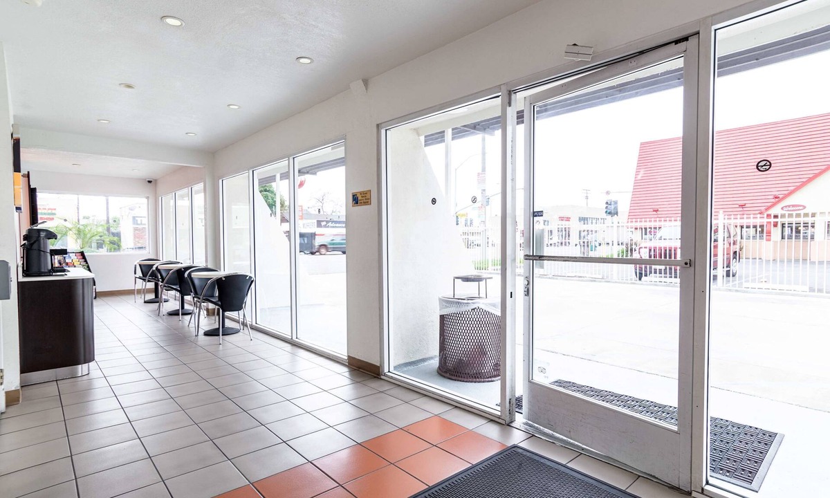 Harbor Hotel | Motel 6 Long Beach, CA - International City