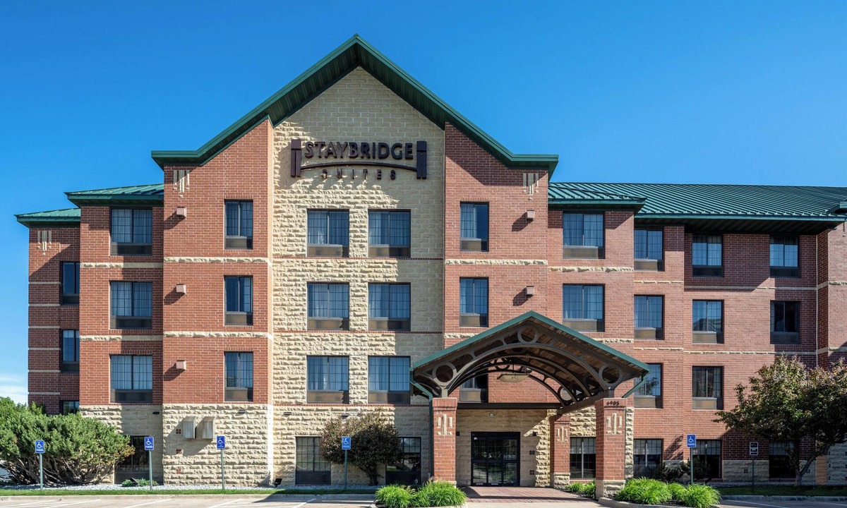 West Des Moines Hotel | Staybridge Suites West Des Moines by IHG