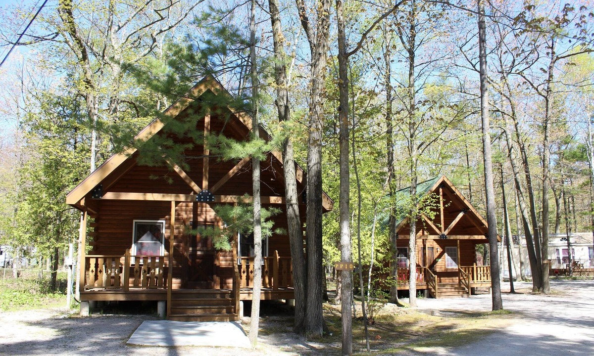 Sturgeon Bay Cabina | Tranquil Timbers Camping Resort