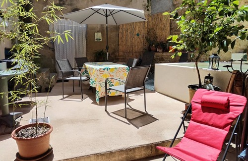 Remoulins Casa | À 5 Minutes de la Rivière et du Club Canoë, Maison de Village