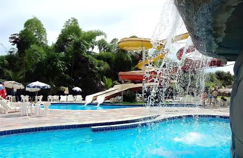 Caldas Novas Complejo | ÁGUAS TERMAIS NATURAIS nas PISCINAS com ÁGUAS QUENTES 24 HORAS acesso GRÁTIS aos PARQUES AQUÁTICOS dos RESORTS GOLDEN DOLPHIN GRAND HOTEL do SUPREME e do EXPRESS os melhores HOTÉIS RESORTS com PARQUE AQUÁTICO em CALDAS NOVAS Garanta JÁ PROMOÇÃO QUALIDADE