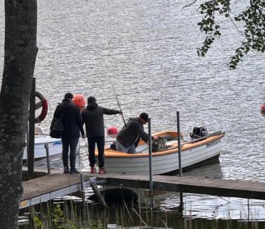 Nykvarn Casa | Åretrunt stuga med fiskebåt