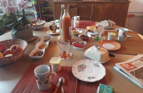 Sancy Cama Y Desayuno | Écogîte avec Terrasse et Jardin Privatif pour Familles - FR-1-584-187