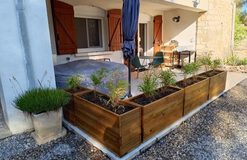 Aurons Casa | Écrin de nature sous les pins