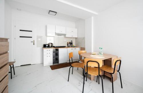 Lodz Apartamento | Łódź Urban Serenity Studio #10 by BookingHost