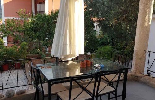 Leonidio Casa | Το σπίτι του Καντήλα