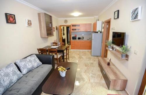 Pomorie Apartamento | Апартаменти "Лазур" в сърцето на Поморие
