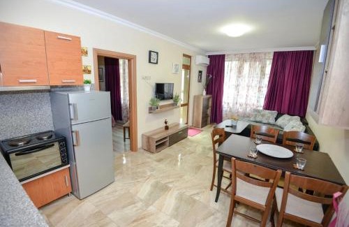 Pomorie Apartamento | Апартаменти "Лазур" в сърцето на Поморие