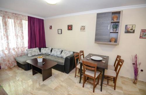 Pomorie Apartamento | Апартаменти "Лазур" в сърцето на Поморие