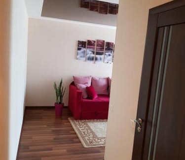 Dzerzhyns'kyi District Apartamento | Апартаменты с балконом