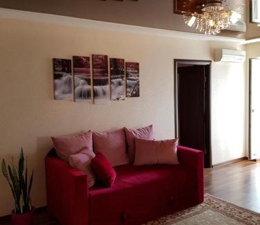 Dzerzhyns'kyi District Apartamento | Апартаменты с балконом