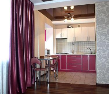 Dzerzhyns'kyi District Apartamento | Апартаменты с балконом