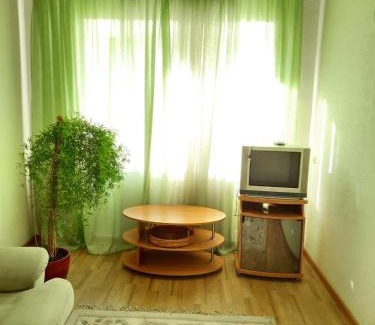 Degtyari Apartamento | Квартира возле парка Б. Хмельницкого (центр) из первых рук