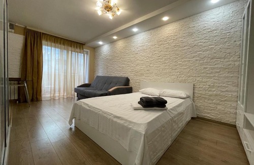 Petropavlovsk Apartamento | Квартира с гостиничным сервисом бизнес-класса с большой ванной и Smart-TV