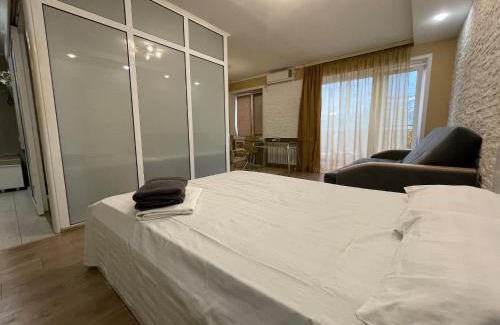 Petropavlovsk Apartamento | Квартира с гостиничным сервисом бизнес-класса с большой ванной и Smart-TV