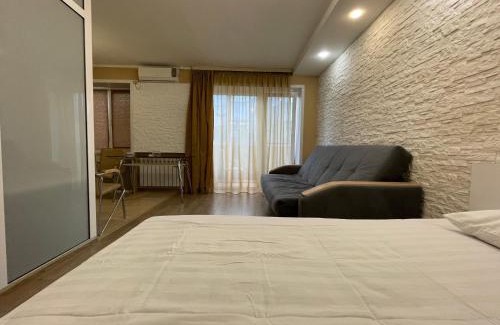 Petropavlovsk Apartamento | Квартира с гостиничным сервисом бизнес-класса с большой ванной и Smart-TV
