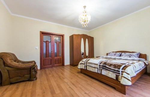 Svyatoshyns'kyi District Apartamento | Комфортная двухкомнатная квартира возле метро Академгородок