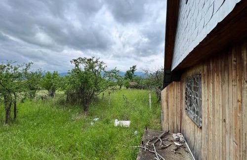 Kazanlak Casa | КЪЩА в Казанлък, 2 Стаи с 3 Легла без Ток и Вода, Външна Тоалетна, Всеки Чисти след себе си! VILLA HOUSE in Kazanlak 2-Rooms & 3 Beds, No Electric, Water or WC, use Outhouse, Bring Water, Tidy after Yourself