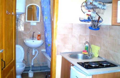 Mykolaiv Apartamento | НЕБОЛЬШАЯ 2 комн квартира центр Николаева Соборная-Макарова Макдональдс 4 дивана 2 этаж Wi-Fi