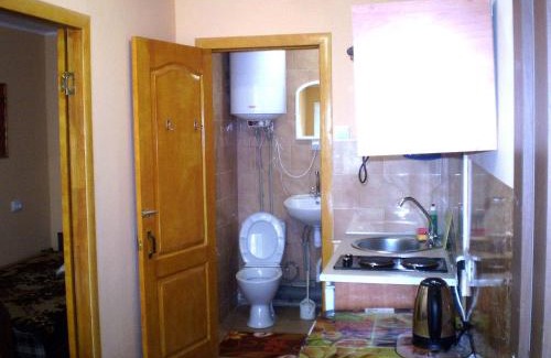 Mykolaiv Apartamento | НЕБОЛЬШАЯ 2 комн квартира центр Николаева Соборная-Макарова Макдональдс 4 дивана 2 этаж Wi-Fi