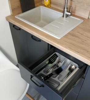 Holosiivskyj Apartamento | Нові апартаменти 2 поверх, поруч лікарня та парк Феофанія, МХП