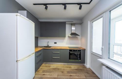 Darnyckyj Apartamento | Осокорки, видовая современная 3х комнатная с 2мя спальнями, рядом с Эпицентром.