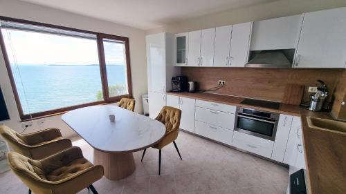 Sveti Vlas Apartamento | Под наем 4-стаен Апартамент с Изумителна фронтална гледка море, Sun Coast resort Свети Влас