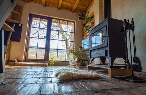 Skobelevo Villa | Стая за гости "Намасте" с панорамна гледка и камина на дърва