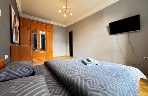 Besarabka Apartamento | Сучасні 3-кімнатні апартаменти, метро Палац Спорту