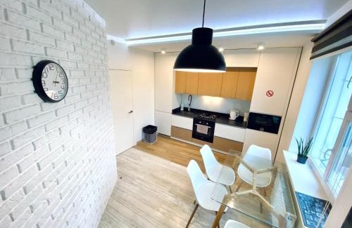 Vinnytsya Apartamento | Трикімнатна SKY HOUSE Безключовий доступ!