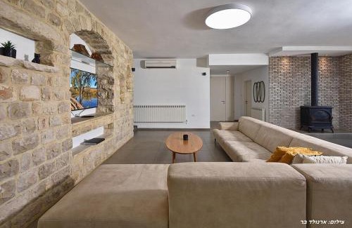 Bruchim Qela' Alon Villa | אחוזת נוף מרגליות - וילה מהממת עם 3 חדרי שינה ובריכה פרטית במרגליות