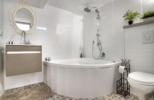 Safed Old City Villa | אצולת הכיכר a