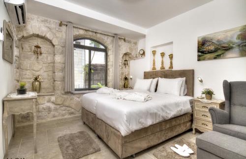 Safed Old City Villa | אצולת הכיכר a