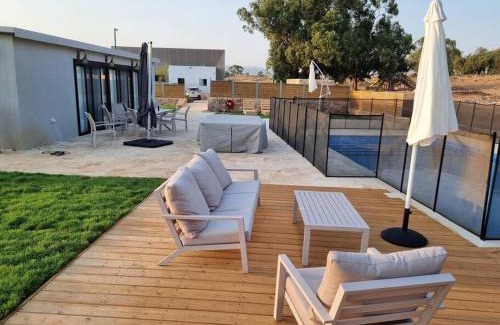 Gilboa Casa | זריחה למרגלות הגלבוע
