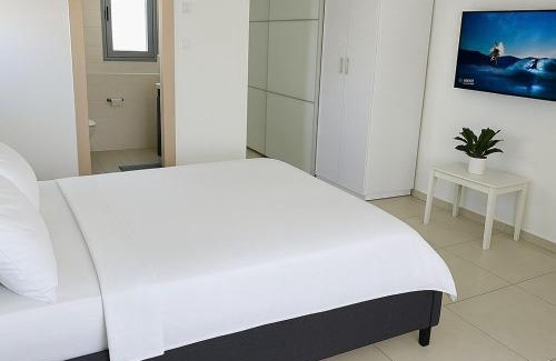 Petah Tikva Apartamento | מיני פנטהאוס נווה גן Mini Penthouse by Lake Neve Gan