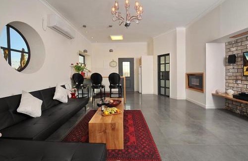 Kfar Hoshen Cama Y Desayuno | סוויטות שלווה עילאית