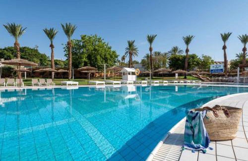 Hevel Eilot Hotel | קיבוץ אילות - חדרי אירוח עם בריכה משותפת