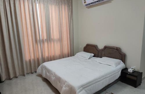 Mirbat Apartamento | بناية الكورنيش