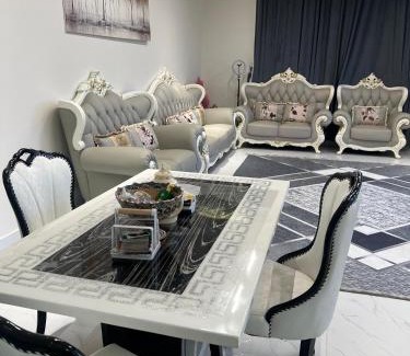 Manah Chalet De Esquí | شالية ألورا Allura Chalet