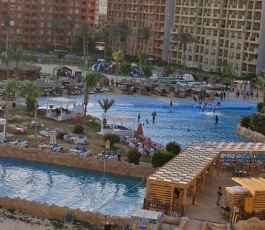 Al-'Amriyah Chalet De Esquí | شاليه بورتو جولف