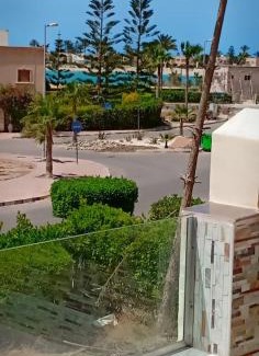Marina El Alamein Chalet De Esquí | شاليه 4 غرف نوم مكيف بالكامل مارينا الساحل الشمالي العلمين تاني صف على البحيرة الرملية