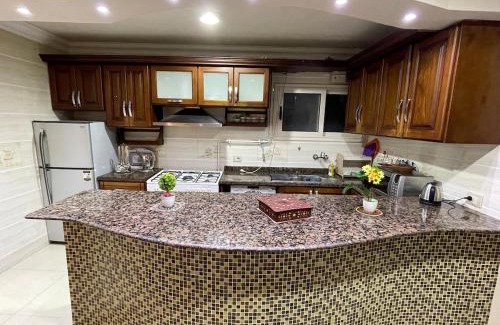 Port Said Apartamento | شقة عائليه702 كبيره مطله علي قناة السويس والبحر