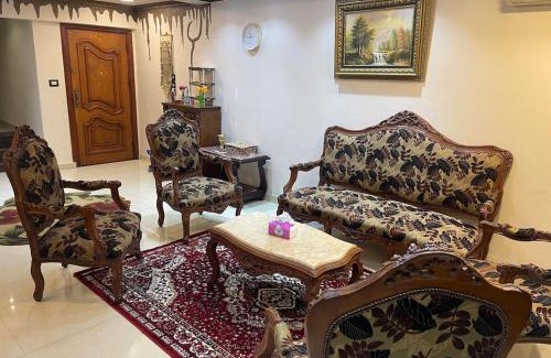 Port Said Apartamento | شقة عائليه702 كبيره مطله علي قناة السويس والبحر