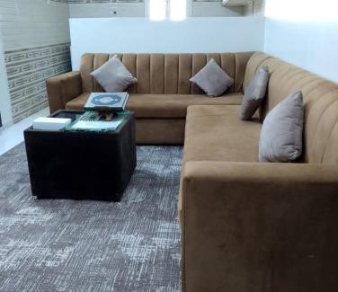 Baish Hotel | فنون راحتي للشقق المخدومة