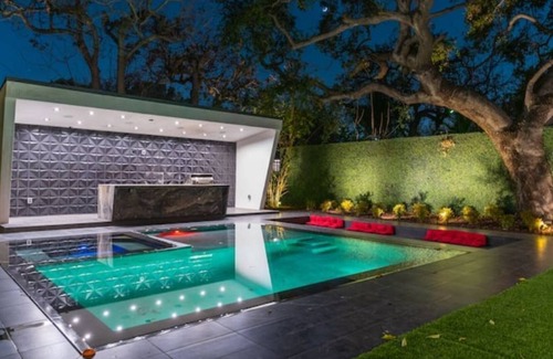 West Toluca Lake Villa | ৎ୭Kling Manor Luxৎ୭ pool, Hot tub, and more.