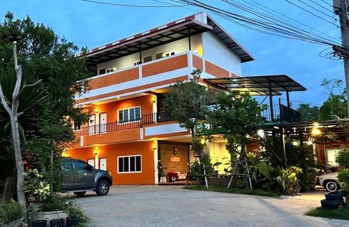 Prakhon Chai Hotel | พี เค ซี รีสอร์ท
