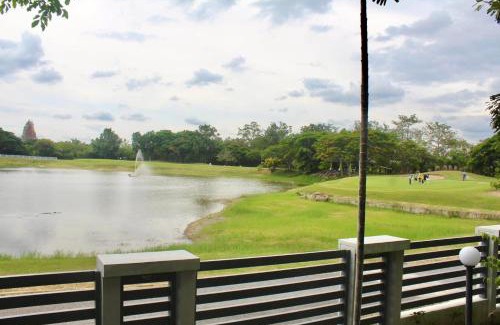 Khanong Phra Cabina | ริม กรีน โบนันซ่า